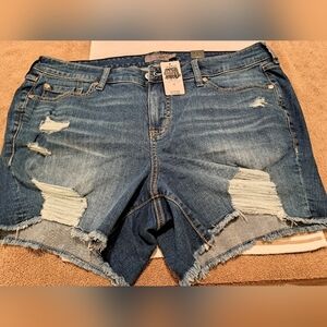 Torrid Denim Shorts NWT size 18